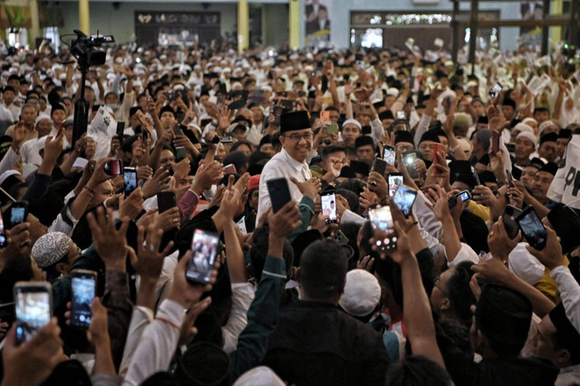 Capres nomor urut 01 Anies Baswedan menghadiri istigasah dan deklarasi ulama Madura, di Sumenep, Madura, Rabu (31/1/2024). Foto: Dok. Istimewa