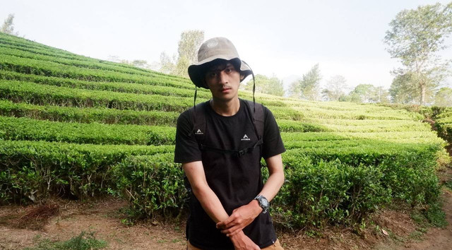 Petugas KPPS dari Kelurahan Cisaranten Kulon, Daffa Maulana. Foto: Dok. Istimewa