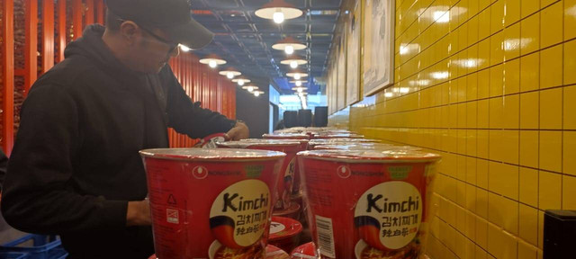 Sip N' Sup menciptakan pengalaman makan mi yang unik dengan konsep Self-Service Noodle Bar. Foto: istimewa