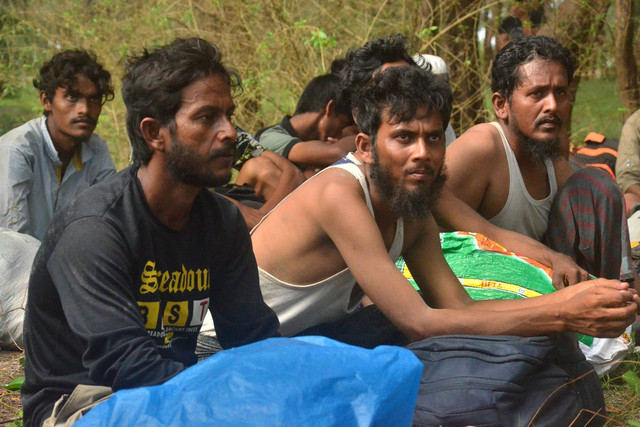Sejumlah imigran etnis Rohingya, Kamis (1/2/2024). Foto: CEK MAD/AFP