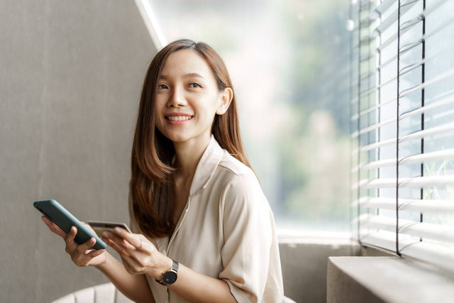 Tips agar bisa dapat untung lebih maksimal saat pakai kartu kredit. Foto: Shutterstock