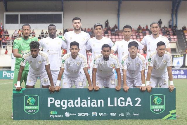 Para pemain Kalteng Putra jelang lawan Persipura dalam lanjutan laga play-off Liga 2 2023/24 di Stadion Mandala Jayapura pada 17 Januari 2024. Foto: Situs web resmi Liga Indonesia Baru
