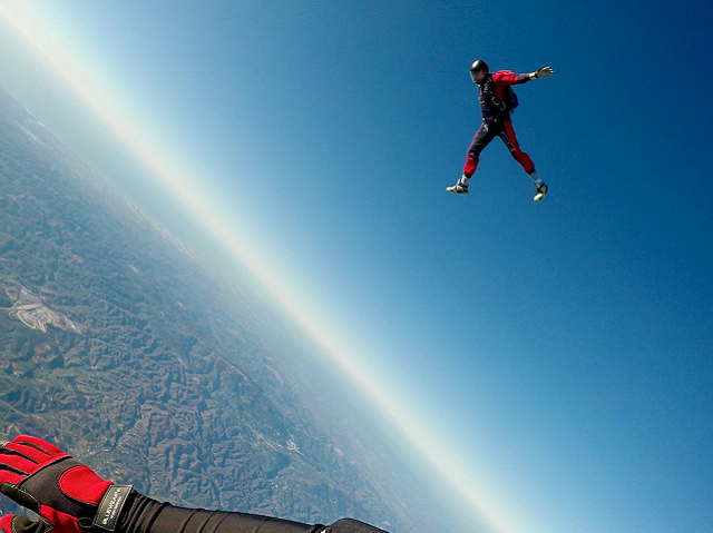 Ilustrasi urutan lapisan atmosfer. Sumber: pexels.com/KamilPietrzak.