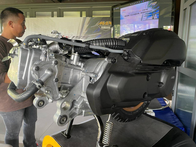 Mesin Blue Core terbaru Yamaha Lexi LX 155. Foto: Sena Pratama/kumparan