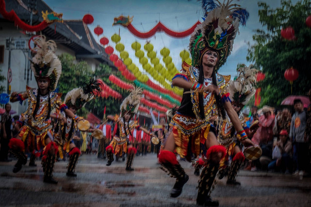 Ilustrasi Tradisi Adat Menerima Tamu Kehormatan di Indonesia. Foto: Maulana Surya/ANTARA FOTO
