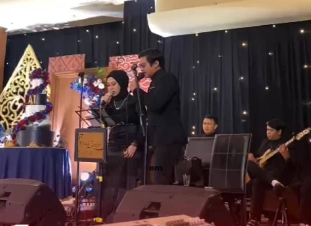 Wedding Singer di Pontianak bawakan Theme Song film anime One Piece. Foto: Dok, Hi!Pontianak