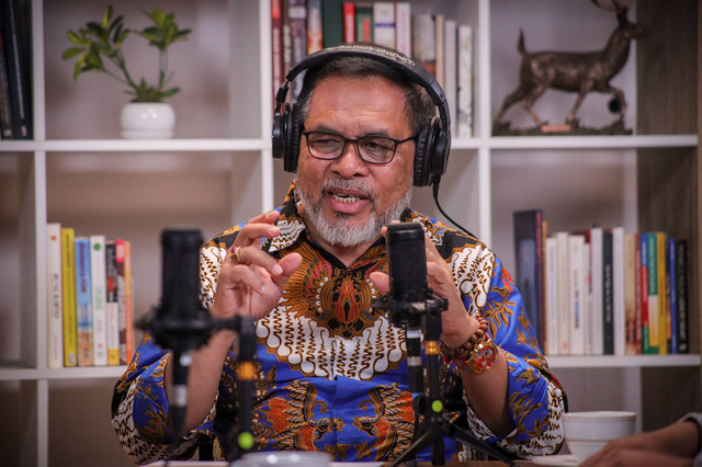 Duta Besar RI untuk Tiongkok dan Mongolia Djauhari Oratmangun saat di program DipTalk kumparan di kantor kumparan. Foto: Jamal Ramadhan/kumparan