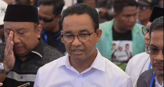 Capres 01 Anies Baswedan usai kampanye akbar di Lapangan Karangpule, Mataram, Lombok, Selasa (6/2/2024). Foto: Humas AMIN