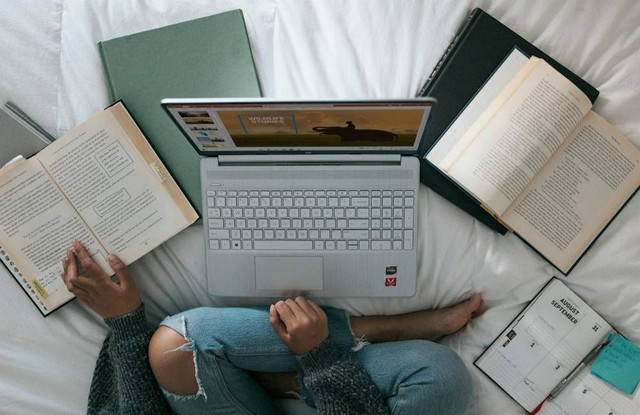 Ilustrasi Kunci Jawaban Bahasa Indonesia Kelas 7 Halaman 150                                         Sumber Unsplash/Windows