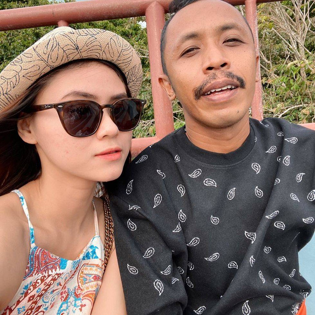 Furry Setya dan Dwinda Ratna. Foto: Instagram/@dwindaratna