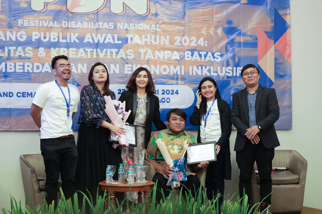 Penyerahan Sertifikat Penghargaan kepada Speaker di Acara FDN - Grand Cemara Hotel, Menteng, Jakarta Pusat, DKI Jakarta, Sabtu (27/01).