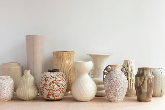 Serayu Pot & Terracotta. Foto Hanya Ilustrasi, Bukan Tempat Sebenarnya. Sumber Unsplash Chloe Bolton
