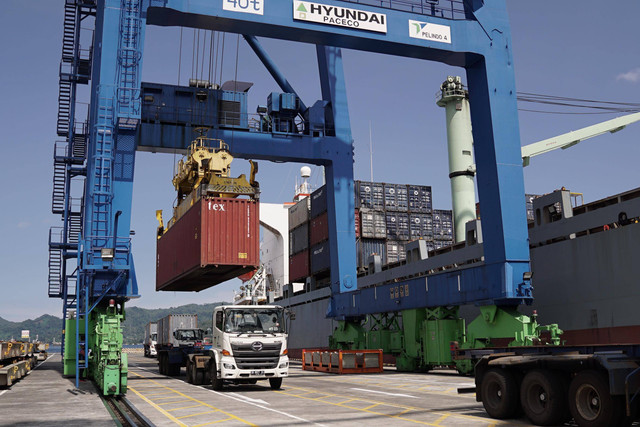 Komoditas ekspor Sulut dikirim langsung via TPK Bitung. Foto: Dok. Pelindo