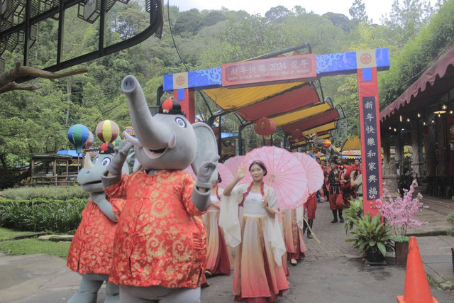 Parade 'Year Of Dragon' Imlek 2024 di Taman Safari Bogor. Foto: Taman Safari Bogor