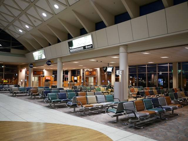 Terminal Leuwi Panjang. Foto hanya ilustrasi, bukan tempat yang sebenarnya. Sumber foto: Unsplash/Akshay