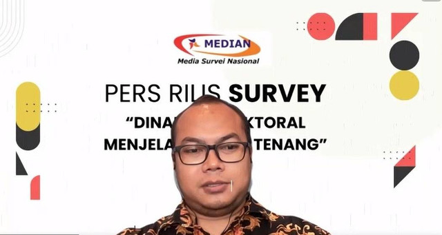 Peneliti senior MEDIAN, Ade Irfan Aburahman memaparkan hasil survei. dok MEDIAN