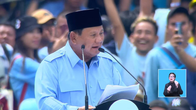 Capres nomor urut 02 Prabowo Subianto memberikan pidato saat kampanye akbar di Stadion Gelora Bung Karno, Jakarta, Sabtu (10/2/2024). Foto: Youtube/Waktunya Indonesia Maju