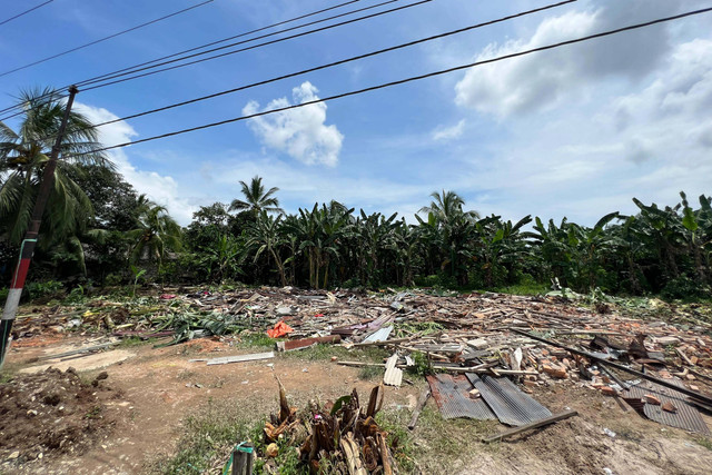 2 rumah dan bengkel milik orang tua remaja pembunuh 5 orang di Penajam Paser Utara dibongkar. Foto: Dok. Istimewa