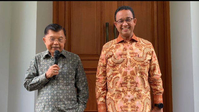 Capres nomor urut 01, Anies Baswedan dan Wakil Presiden ke-10 dan ke-12 RI, Jusuf Kalla (JK) di kediaman pribadi JK, Jl. Brawijaya, Jakarta Selatan, Senin (12/2). Foto: Zamachsyari/kumparan