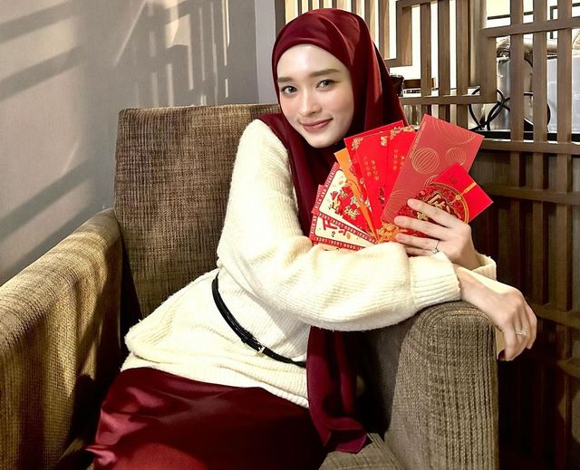 Inara Rusli rayakan Imlek. Foto: Instagram/mommy_starla