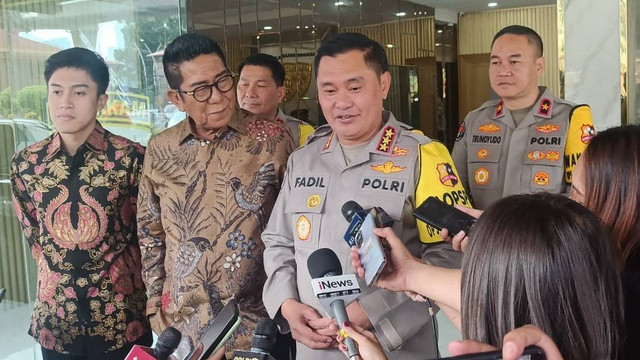 Henry Yoso mendatangi Barharkam Polri untuk meminta klarifikasi terkait isu pemilu, Senin (12/2/2024). Foto: Annisa Thahira Madina/kumparan