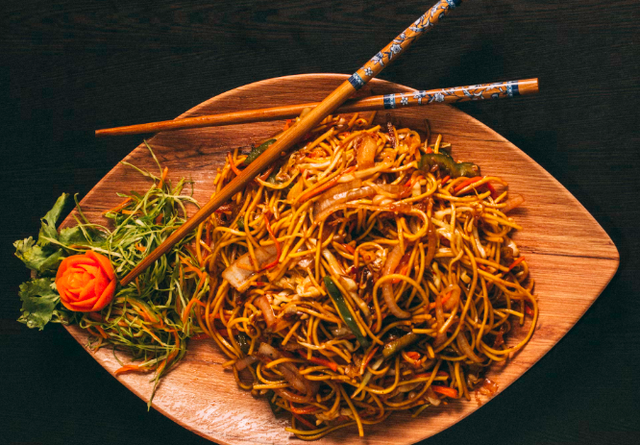 Mie baso akung bandung. Foto hanya ilustrasi, bukan tempat sebenarnya. Sumber: Unsplash/Orijit Chatterjee