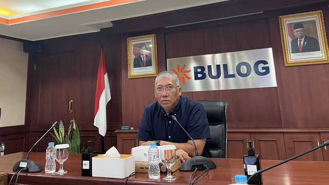 Direktur Utama Perum Bulog, Bayu Krisnamurthi, dalam diskusi media di Gedung Bulog, Selasa (13/2/2024). Foto: Ghinaa Rahmatika/kumparan