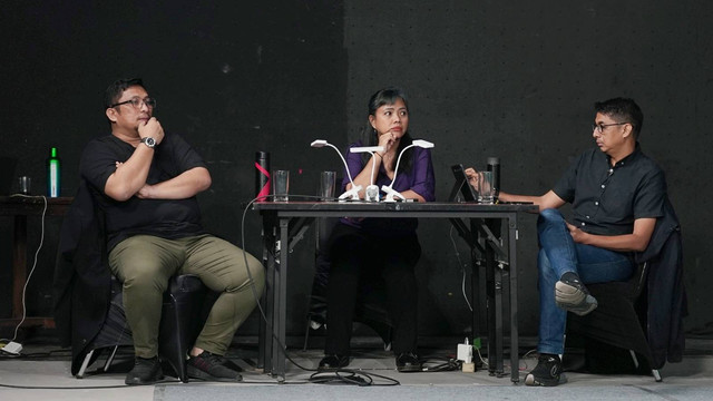 Feri Amsari, Bivitri Susanti, dan Zainal Arifin Mochtar. Foto: Dirty Vote untuk Pers