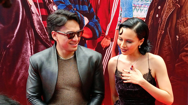 Jefri Nichol (kiri) dan Lutesha (kanan) usai Press Screening Film Ali Topan. Foto: Aprilandika Pratama/kumparan
