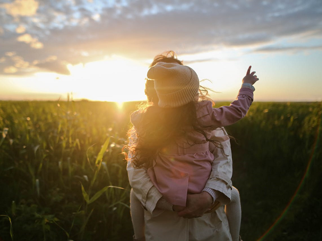 Ilustrasi contoh puisi ibu yang bagus. Sumber: pexels.com/DariaObymaha.