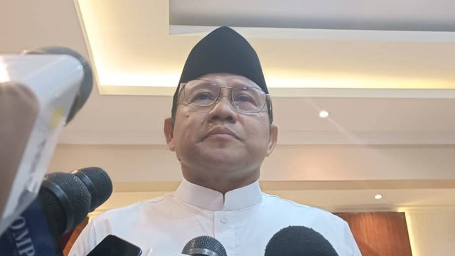 Cawapres 01, Muhaimin Iskandar saat diwawancarai wartawan di Rumah Dinas Jalan Widya Chandra IV Nomor 23, Kebayoran Baru, Jakarta Selatan, Rabu (14/2/2024). Foto: Fadlan Nuril Fahmi/kumparan