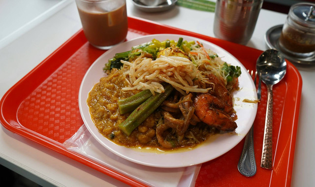 Nasi isKandar Kemang. Foto hanya ilustrasi, bukan tempat sebenarnya. Sumber: Unsplash/Yosuke Ota