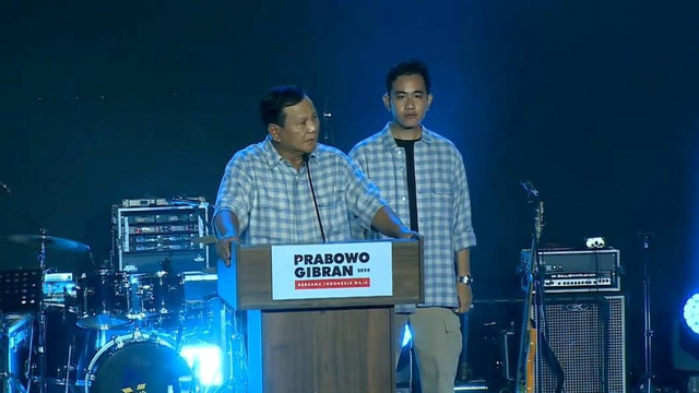 Capres 02 Prabowo Subianto didampingi cawapres Gibran Rakabuming Raka di Nobar Quick Count di Istora Senayan, Jakarta, Rabu (14/2/2024). Foto: Youtube/Prabowo Gibran