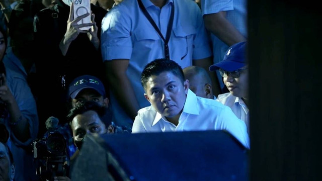 Mayor Teddy pada acara nobar quick count dan pidato deklarasi kemenangan paslon nomor urut 02, Prabowo Subianto-Gibran Rakabuming Raka, di Istora Senayan, GBK, Jakarta, Rabu (14/2/2024). Foto: Youtube/Prabowo Gibran