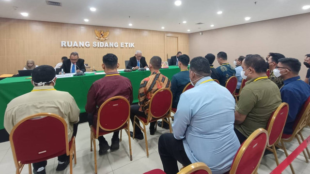 Sidang pembacaan putusan etik terkait pungli Rutan KPK (klaster 5) di Gedung Dewas KPK, Kamis (15/2/2024). Foto: Hedi/kumparan