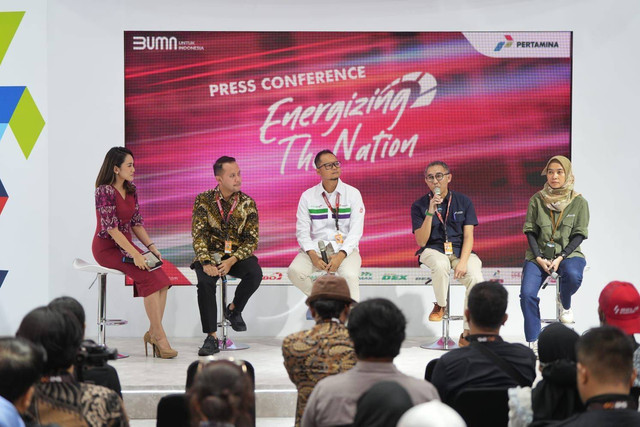 PT PGN Tbk menampilkan produk GasKu yakni bahan bakar gas (BBG) untuk kendaraan yang ramah lingkungan dalam gelaran Indonesia International Motor Show (IIMS) 2024, Kamis (15/2/2024). Foto: PGN