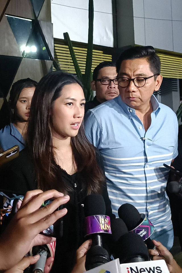 Tamara Tyasmara usai jalani pemeriksaan psikologi forensik di Polda Metro Jaya, Jakarta, Kamis (15/2/2024). Foto: Giovanni/kumparan