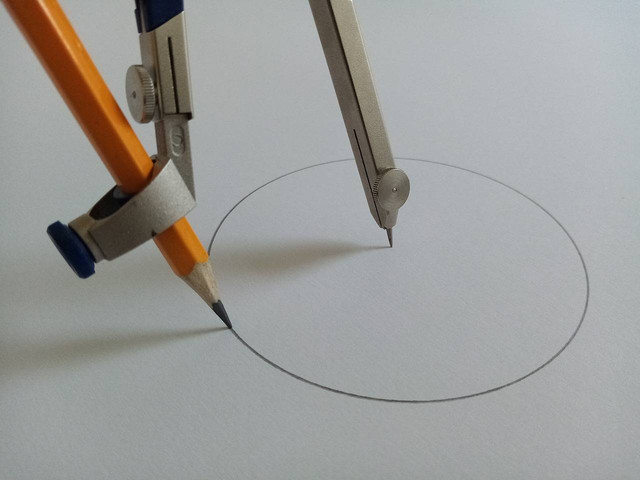 Ilustrasi Contoh Soal Luas Lingkaran dan Jawabannya. Sumber: Pixabay/tiago_hands