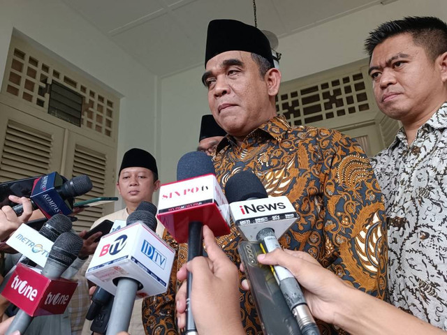 Ahmad Muzani, Sekjen Gerindra, di kediaman Habib Ali Kwitang, Jumat (16/2).  Foto: Hedi/kumparan