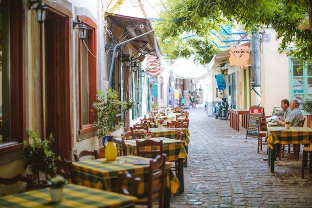 Little talk bistro. Foto hanya ilustrasi, bukan gambaran tempat sebenarnya. Sumber foto: Pexels/Anastasia Shuraeva 
