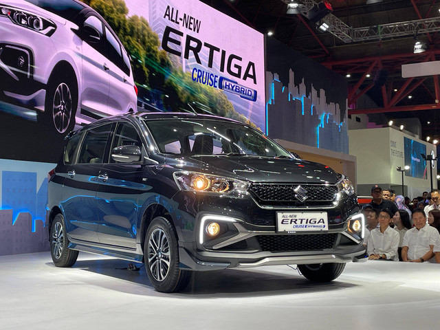 PT Suzuki Indomobil Sales (SIS) meluncurkan New Suzuki Ertiga Hybrid Cruise di IIMS 2024. Foto: Sena Pratama/kumparan