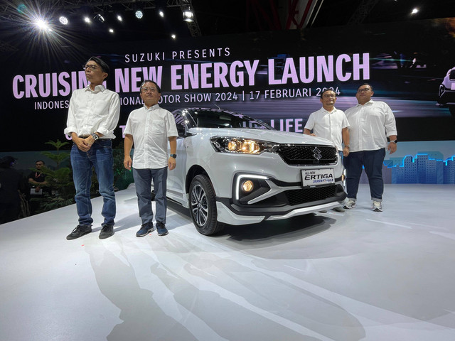 PT Suzuki Indomobil Sales (SIS) meluncurkan New Suzuki Ertiga Hybrid Cruise di IIMS 2024. Foto: Sena Pratama/kumparan