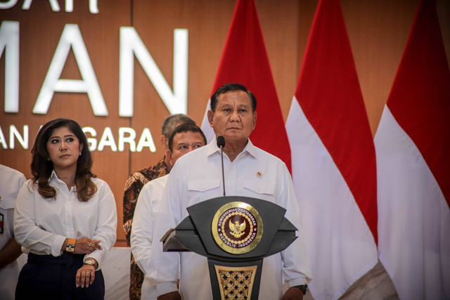 Menhan Prabowo Subianto memberikan sambutan saat meresmikan RS PPN Panglima Besar Soedirman, Bintaro, Jakarta Selatan, Senin (19/2/2024). Foto: Jamal Ramadhan/kumparan