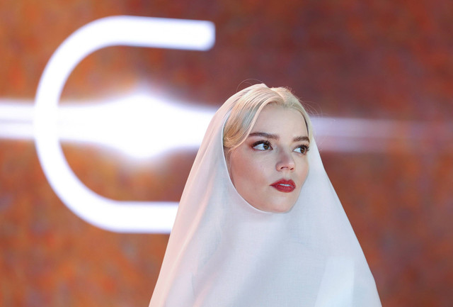 Anya Taylor-Joy menghadiri pemutaran perdana dunia film "Dune: Part Two" di Leicester Square, di London, Inggris, 15 Februari 2024. Foto: Hannah McKay/Reuters