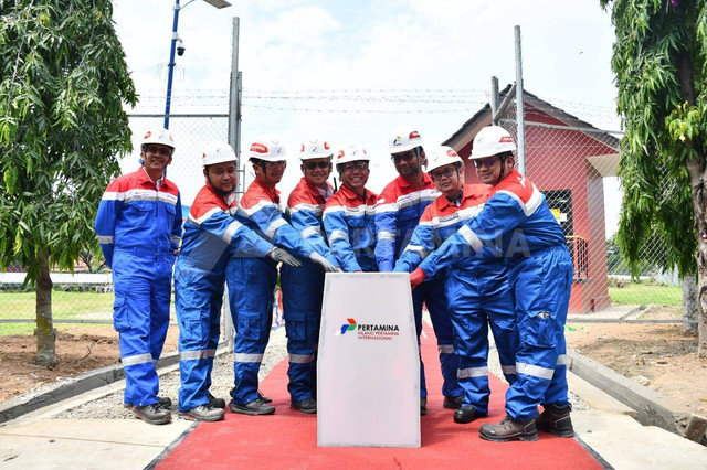 PT Kilang Pertamina Internasional (KPI) Refinery Unit VI (Kilang) Balongan meresmikan PLTS berkapasitas 1,51 MWp, Senin (19/2/2024). Foto: Pertamina
