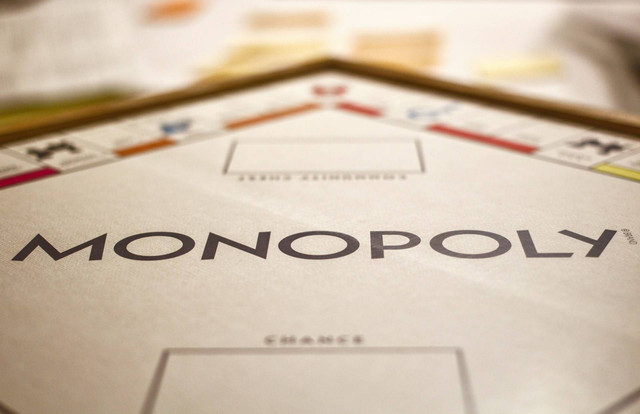 Ilustrasi Pengaruh Monopoli dalam Perdagangan. Sumber: Unsplash.com/Joshua Hoehne