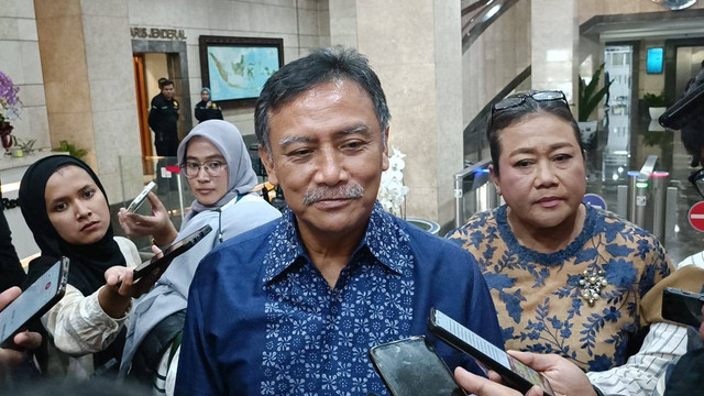 Ketua Dewan Pakar Demokrat, Andi Mallarangeng, saat ditemui wartawan di kantor Kementerian ATR/BPN, Rabu (21/2/2024). Foto: Fadhil Pramudya/kumparan