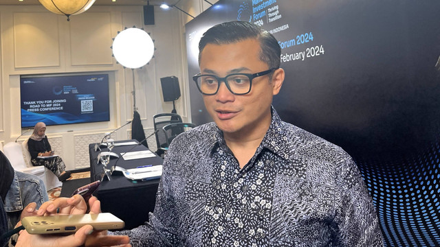 Chief Economist Bank Mandiri Andry Asmoro di Plaza Mandiri, Jakarta, Rabu (21/2/2024). Foto: Ghinaa Rahmatika/kumparan