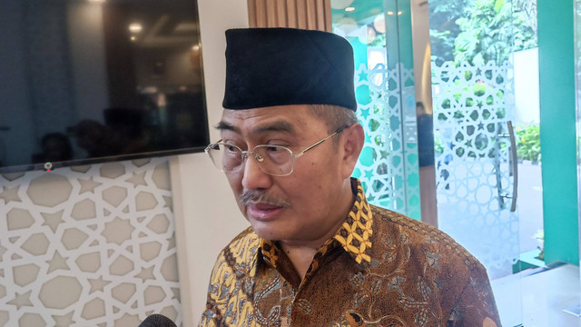 Jimly Asshiddiqie mantan Ketua MKMK saat dijumpai di Kantor MUI Pusat, Jakpus, Rabu (21/2/2024). Foto: Thomas Bosco/kumparan