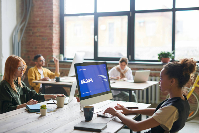 Ilustrasi untuk sejarah perkembangan revolusi industri 4.0. Sumber: pexels.com/Fauxels